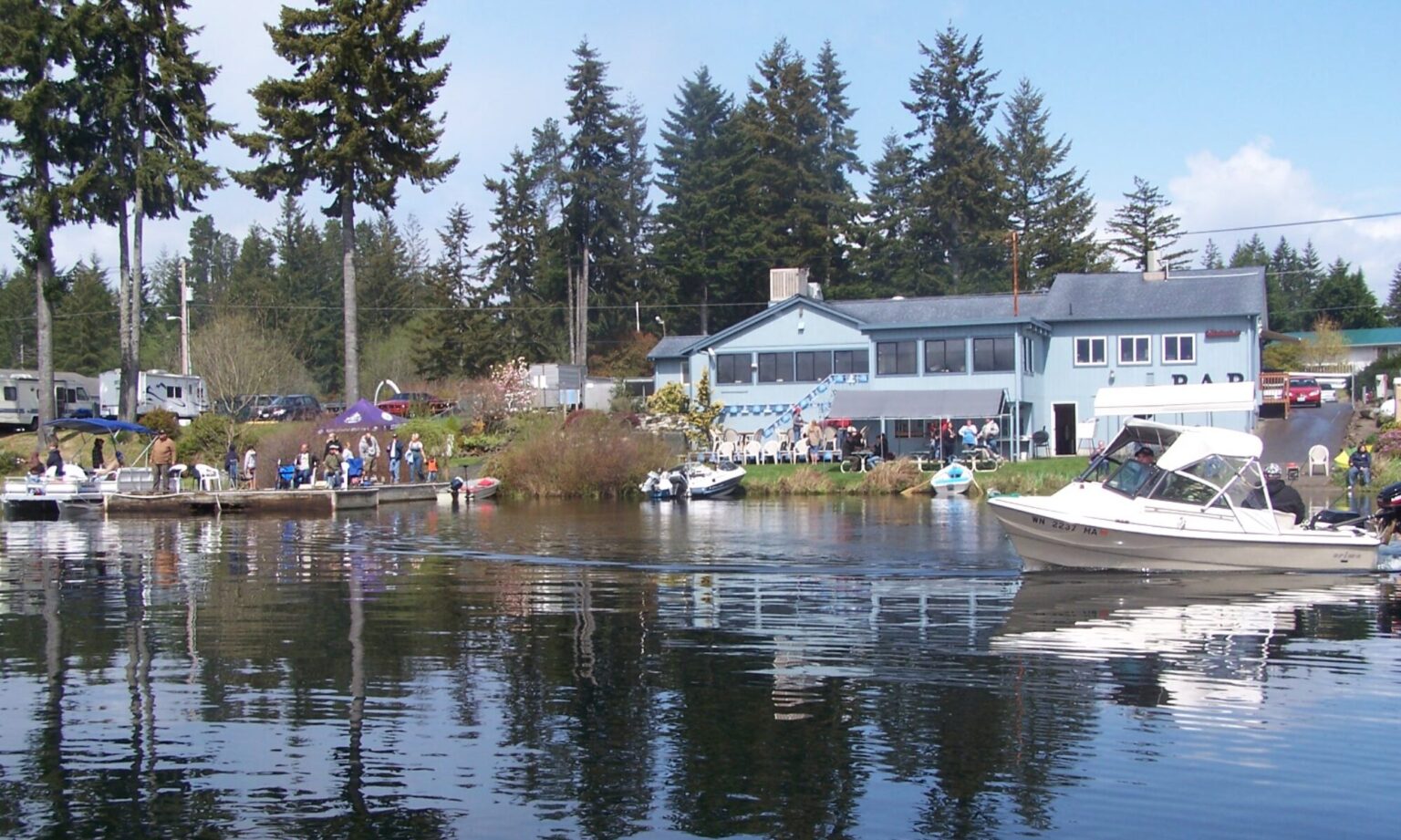Spencer Lake Bar & Grill Restaurant and Lounge on Beautiful Spencer Lake